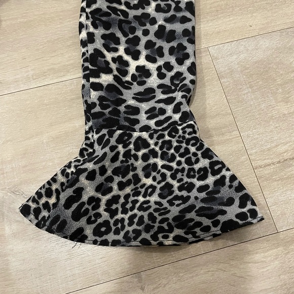 Molly Bracken, Women’s Leopard/ Cheetah Print Dress, Bell Sleeves, Drop Waist XS - Picture 6 of 9